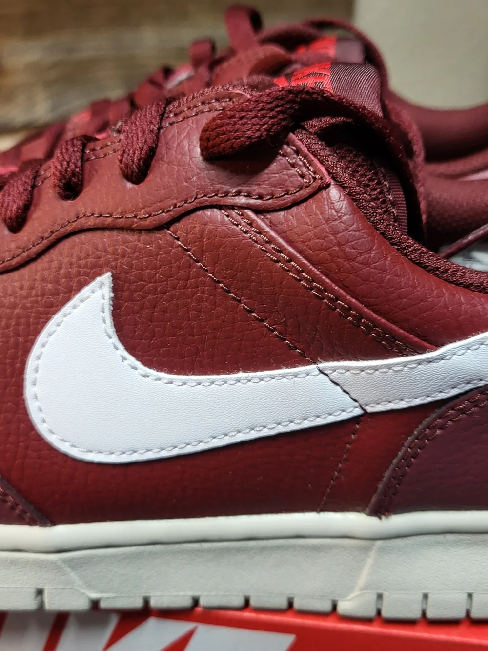 *NEW* Big Nike Low Dark Team Red/White Low Top Sneakers Size Men's 12 Women 13.5